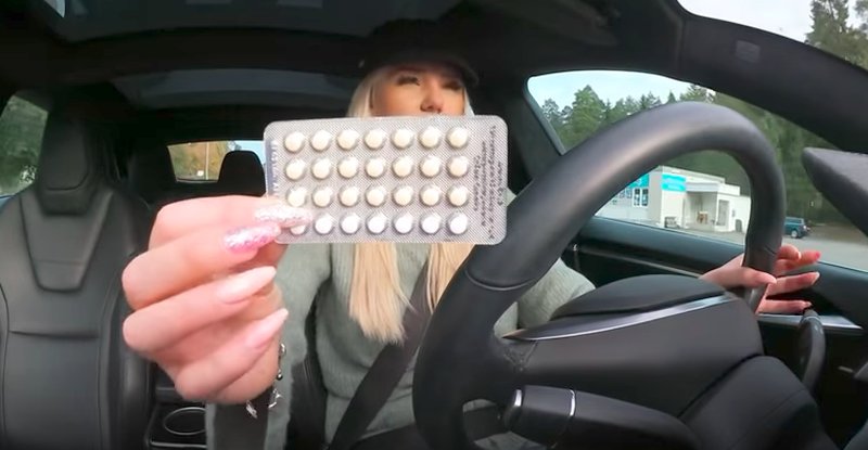 Linn Ahlborg visar upp sina p piller Linn Ahlborg visar upp sina p piller